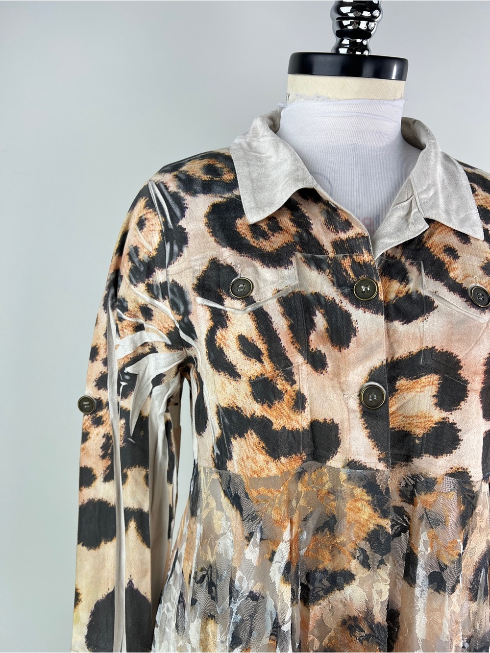💚 3543. Leopard Print Button-Front Jacket Dress with Lace Overlay - Beige, Black - Picture 5 of 8
